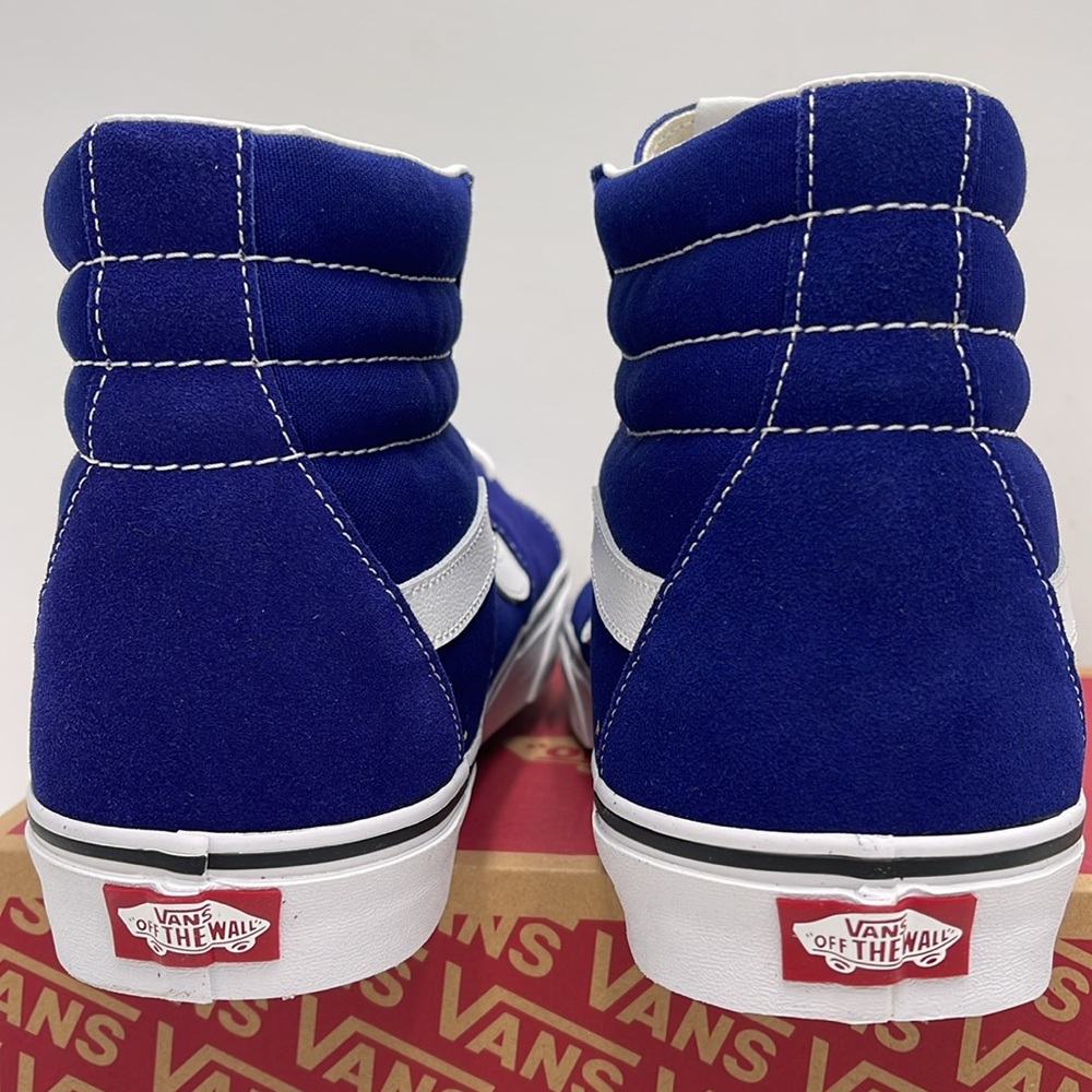 Vans Men’s Sk8-Hi Color Theory Beacon Blue
VN000D5IBYM
Sneakers - Picture 13 of 16